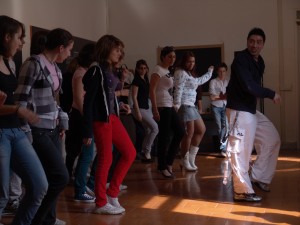 primera-semana-de-espanol-en-turin-clases-de-baile-chicos