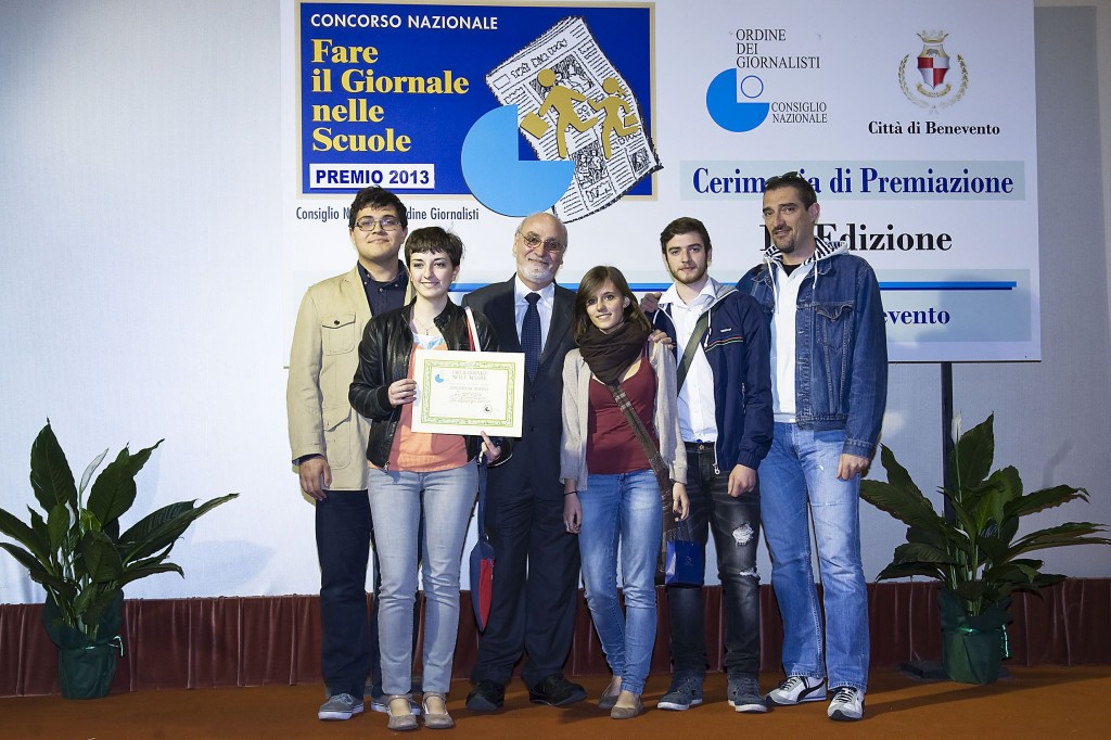 La nostra delegazione con il presidente dell'Ordine, Iacopino, durante la premiazione